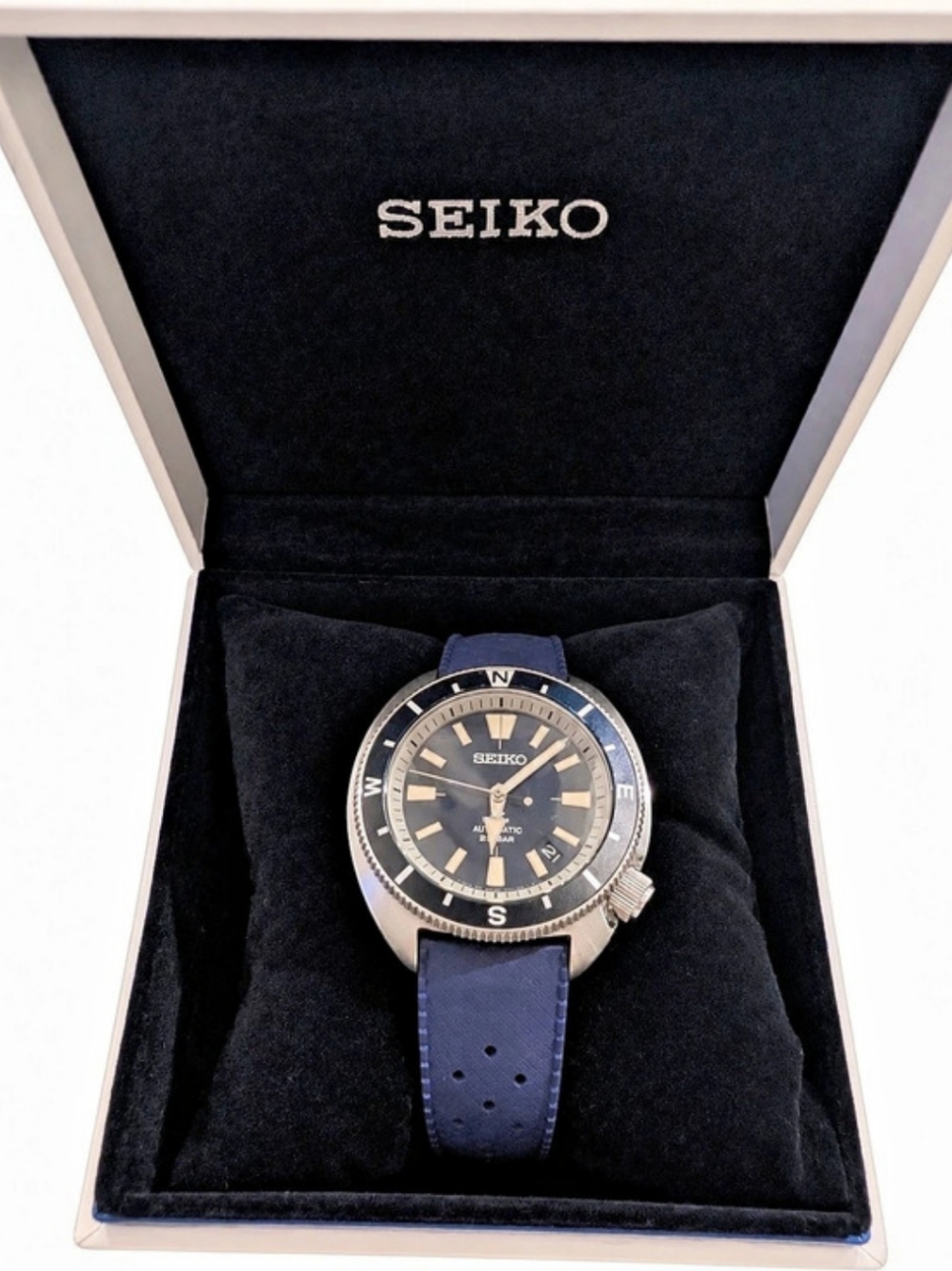 Seiko Prospex “Land Tortoise” Automatic Blue Dial — Immaculate Condition